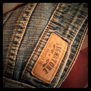 Women's Levi's Jeans